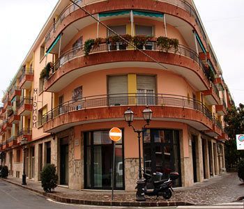 Hotel Mignon 50 Mt Dalla Spiaggia E Dall'Isola Pedonale Alassio Eksteriør bilde